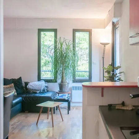 Bright And Spacious 38 M For 2 With Terrace * Paris